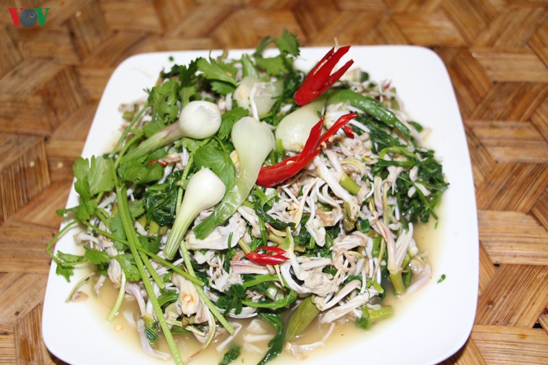 nom hoa ban, mon ngon gian di cua nguoi thai son la hinh 4