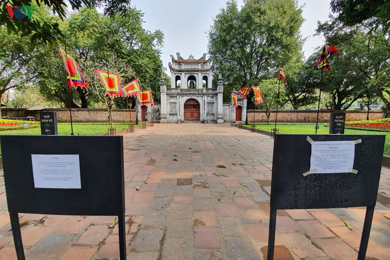 van mieu, nha tu hoa lo...tam dong cua, phun khu khuan chong covid-19 hinh 5