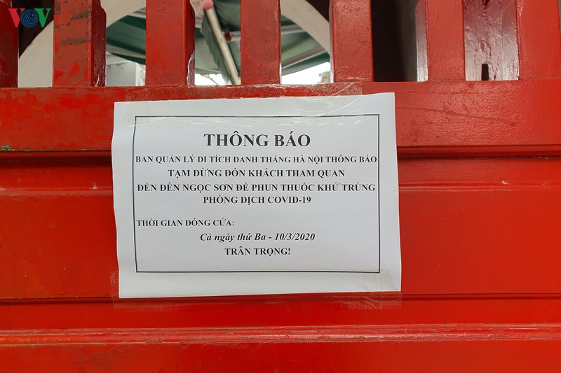 van mieu, nha tu hoa lo...tam dong cua, phun khu khuan chong covid-19 hinh 9