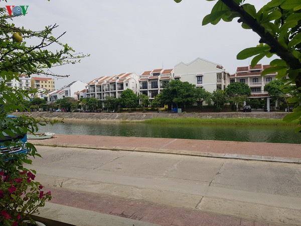 du lich mien trung dip le 30/4: nguoi phuc vu hao hung, khach vui ve hinh 4
