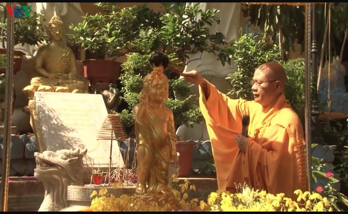 le phat dan trong mua dich covid-19 o lao hinh 1