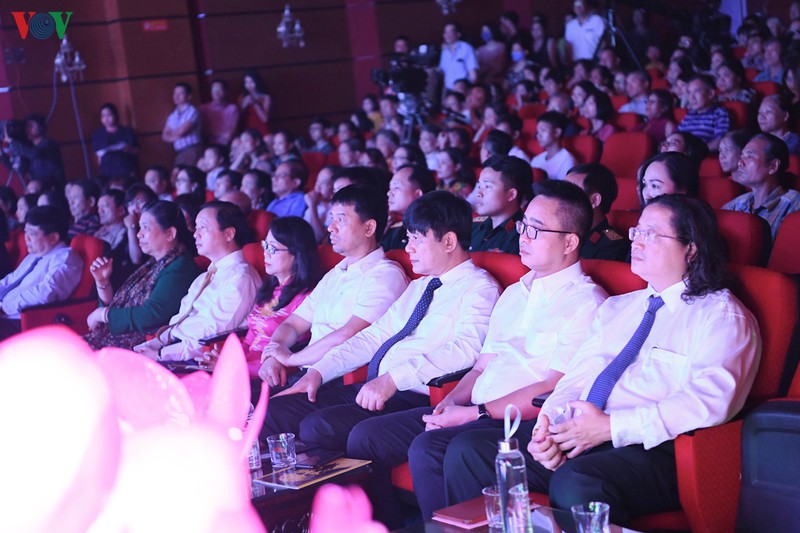 toan canh chuong trinh giao luu nghe thuat "dep nhat ten nguoi" hinh 4