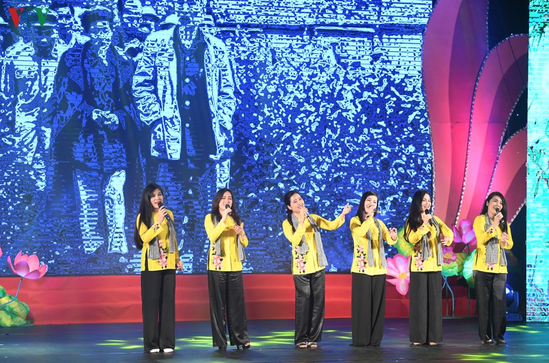 toan canh chuong trinh giao luu nghe thuat "dep nhat ten nguoi" hinh 13