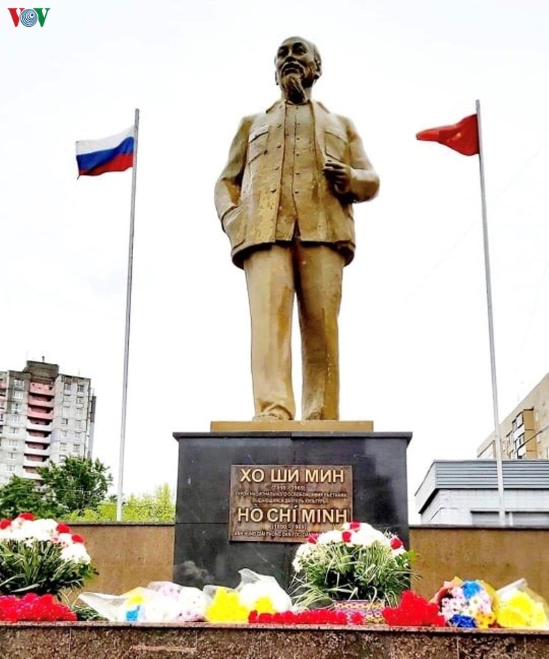ky niem 130 nam sinh nhat bac tren que huong v.lenin hinh 2