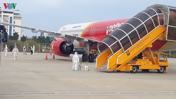 da nang don chuyen bay dua 240 cong dan tu myanmar ve nuoc hinh 3