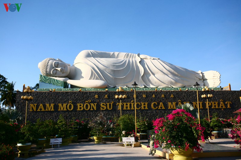 ngoi chua co dac sac voi nhieu phong cach kien truc o tien giang hinh 13