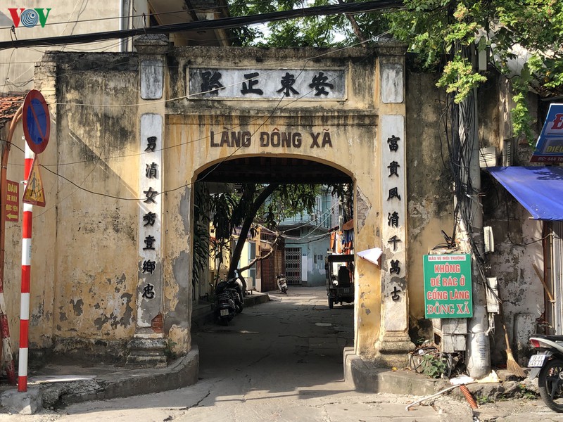 cong lang trong long pho phuong ha noi: van nguyen ven hon que hinh 3