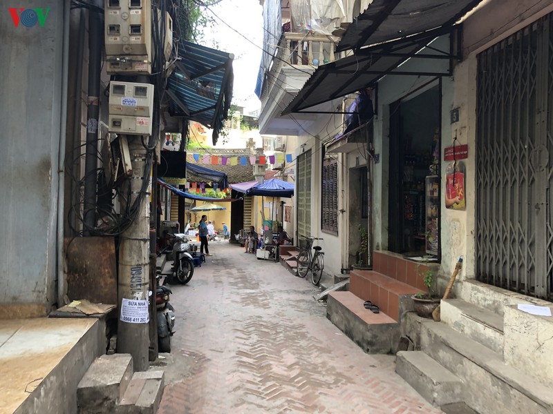 cong lang trong long pho phuong ha noi: van nguyen ven hon que hinh 6