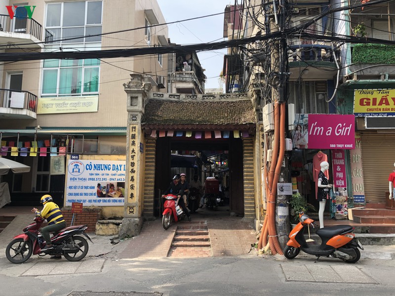 cong lang trong long pho phuong ha noi: van nguyen ven hon que hinh 5