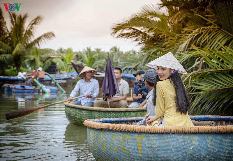 du lich mien trung: "bung no" tour gia re, khach van de chung hinh 7