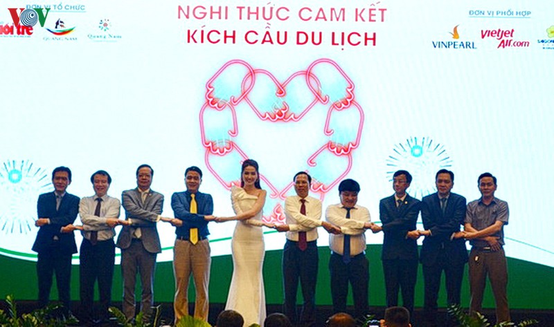 du lich mien trung: chap nhan hoa von, bu lo de nuoi duong nguon khach hinh 1