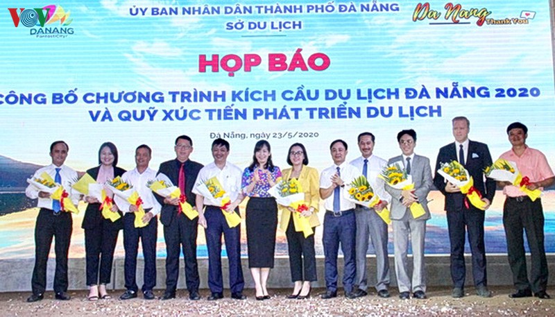 du lich mien trung: chap nhan hoa von, bu lo de nuoi duong nguon khach hinh 2