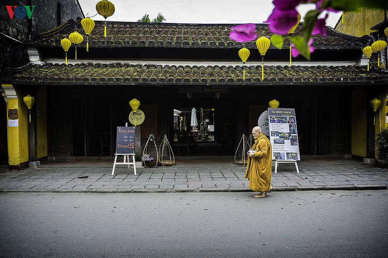 du lich mien trung: chap nhan hoa von, bu lo de nuoi duong nguon khach hinh 6