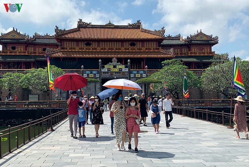 du lich mien trung: chap nhan hoa von, bu lo de nuoi duong nguon khach hinh 7