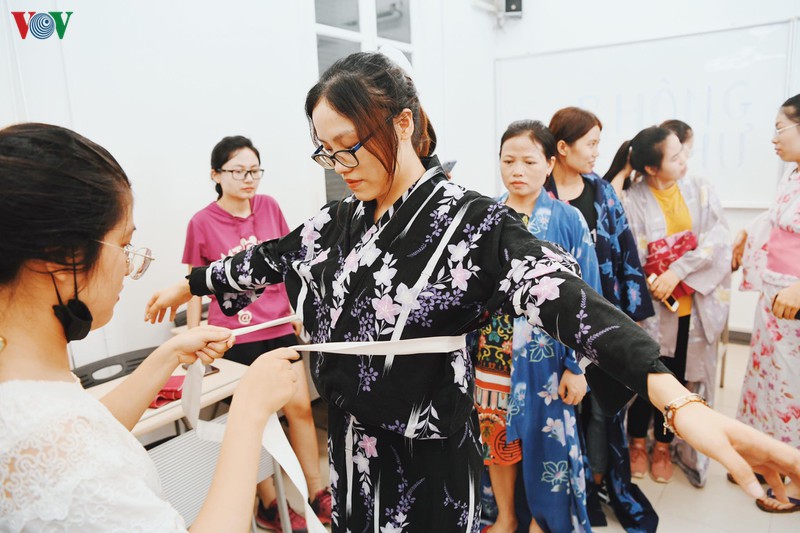 gioi tre ha noi hao hung mac yukata truyen thong nhat ban hinh 5