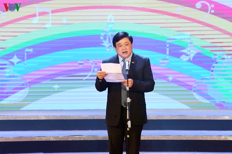 tung bung dem cong dien va trao giai lien hoan giai dieu son ca 2020 hinh 4