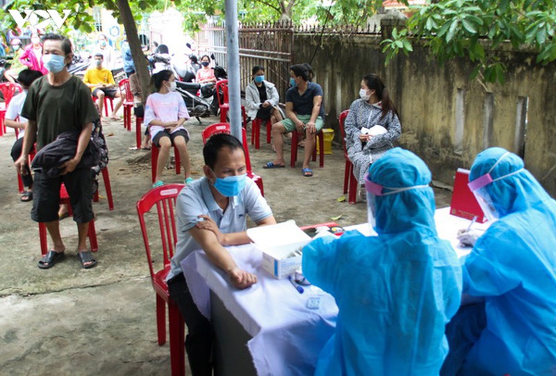 quang tri nang muc canh bao, xet nghiem hon 15.000 nguoi ve tu vung dich hinh 3