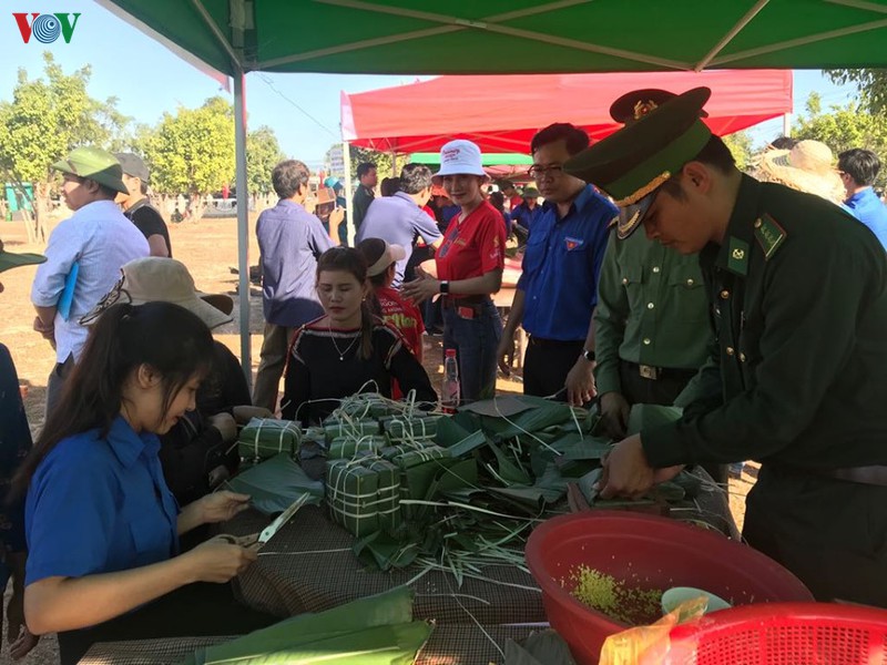 xuan bien phong am long dan ban bien gioi tay nguyen hinh 7