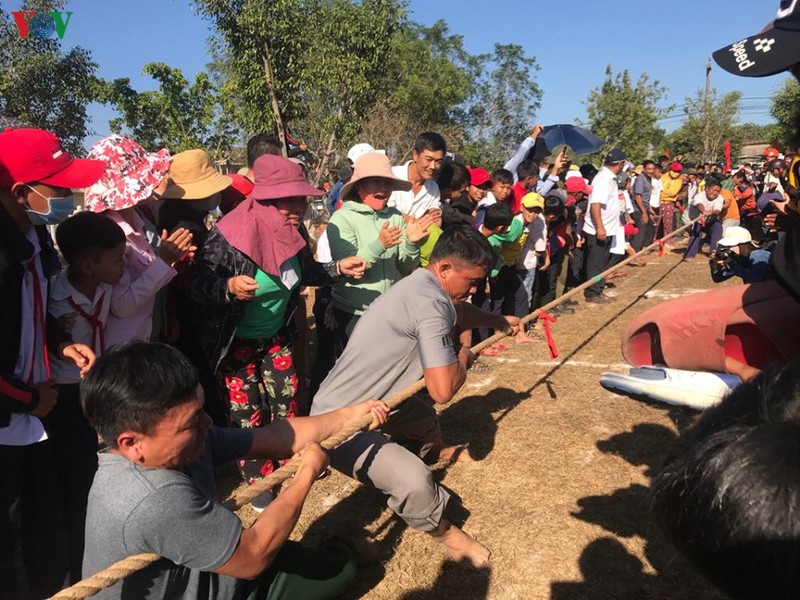 xuan bien phong am long dan ban bien gioi tay nguyen hinh 8