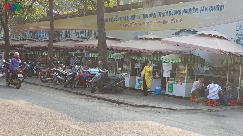hang rong o tp hcm tiem an nguy co mat an toan ve sinh thuc pham hinh 10