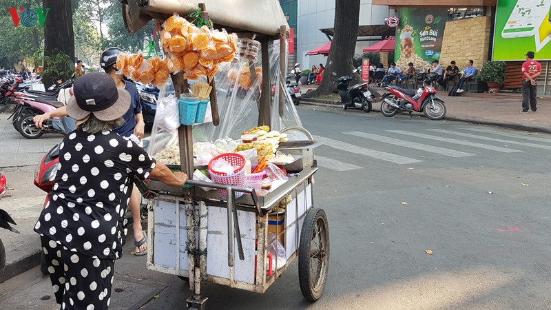 hang rong o tp hcm tiem an nguy co mat an toan ve sinh thuc pham hinh 6