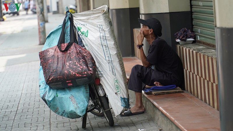tp hcm: duong pho thong thoang trong ngay lam viec dau tien hinh 8