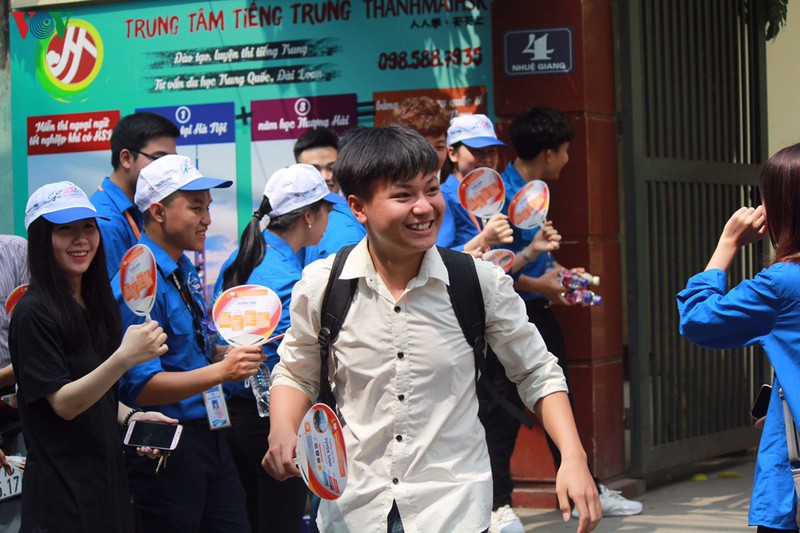 hang loat truong dh tiep tuc cho sinh vien nghi tranh dich covid-19 hinh 1