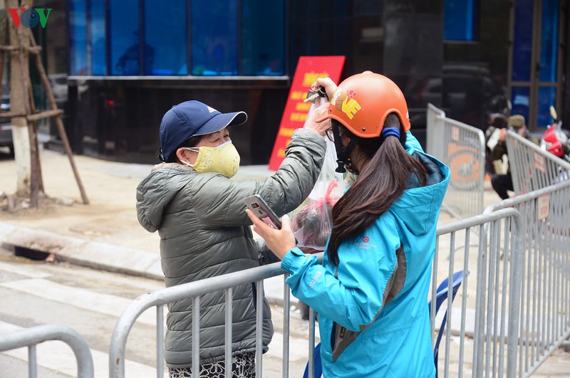 sau ca duong tinh covid-19 moi: nguoi ha noi han che ra duong hinh 5