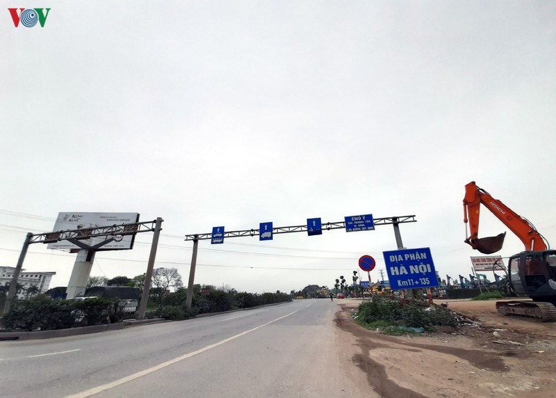 anh: ben xe khach, cua ngo vao thu do vang tanh khong bong nguoi hinh 2