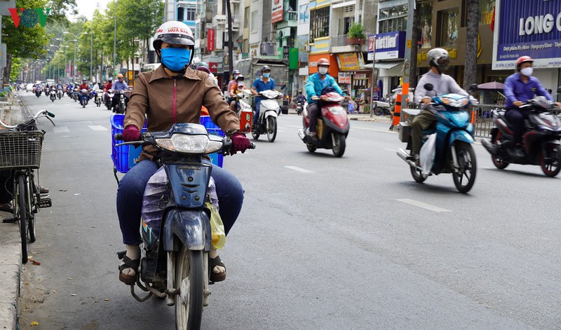 anh: trao 10.000 suat an cho tre em va nguoi ngheo o tp hcm hinh 9
