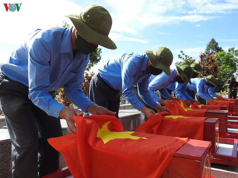 kon tum truy dieu, an tang  21 hai cot liet sy hy sinh tai lao va campuchia hinh 1