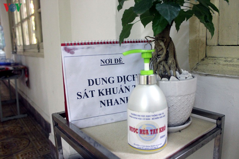 khong mo dieu hoa, truong bat quat het cong suat, hoc sinh than nong hinh 3