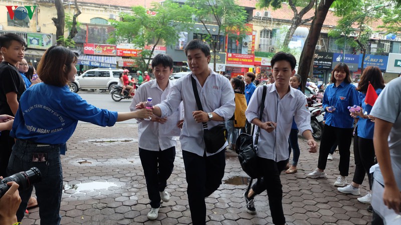 de minh hoa tot nghiep thpt vat ly co nhieu cau hoi ung dung thuc te hinh 1
