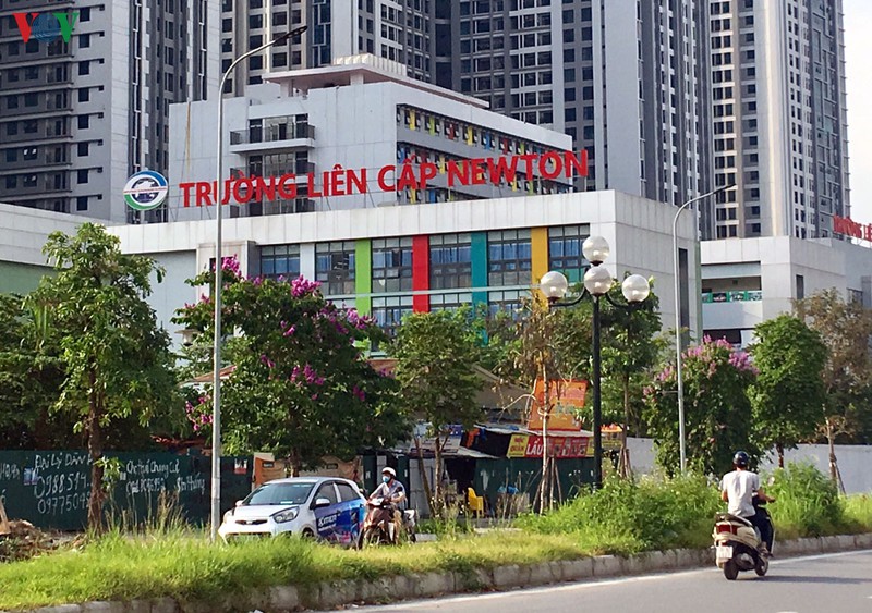 chua het nam hoc, truong da thong bao dong phi giu cho nam sau hinh 1