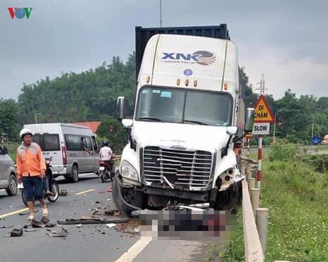 xe container mat lai gay tai nan lien hoan tai lang son hinh 1