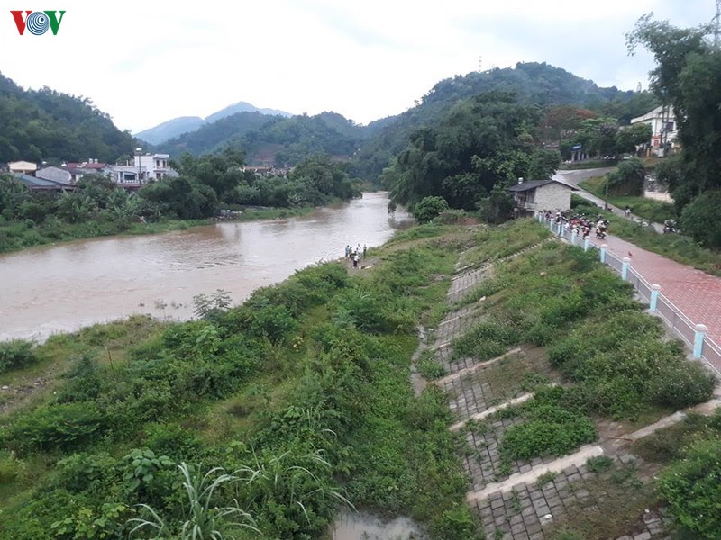 bac kan phat hien thi the troi tren song cau hinh 1