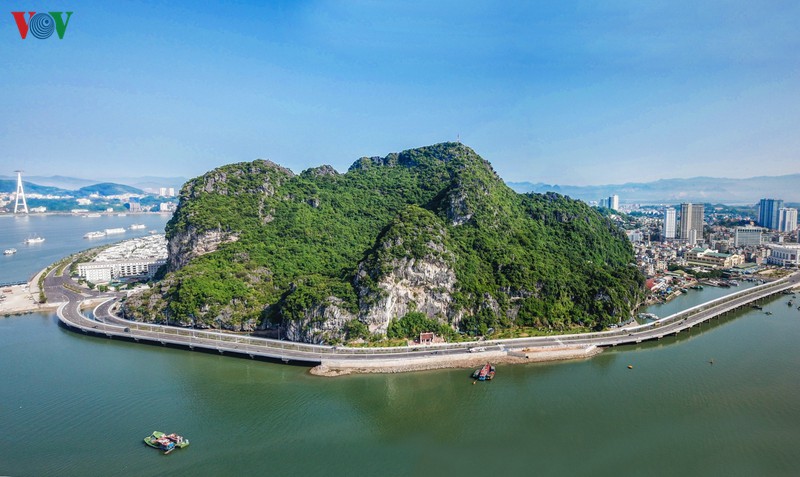 chiem nguong tuyen duong bao bien nghin ty ben vinh ha long hinh 2