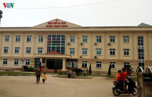 be 3 tuoi chet tham, me bi thuong nang vi tran loc xoay kinh hoang hinh 1