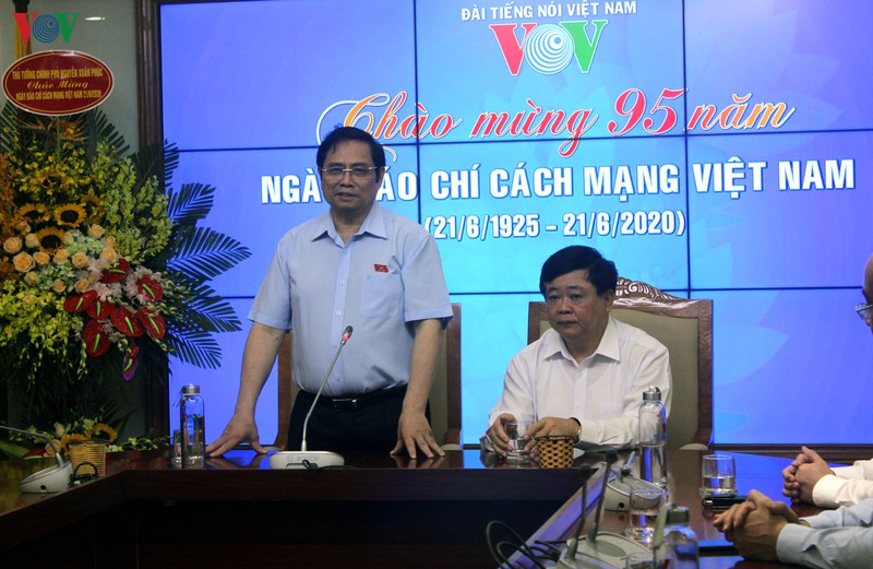 ong pham minh chinh den chuc mung vov nhan ngay bao chi cach mang hinh 2