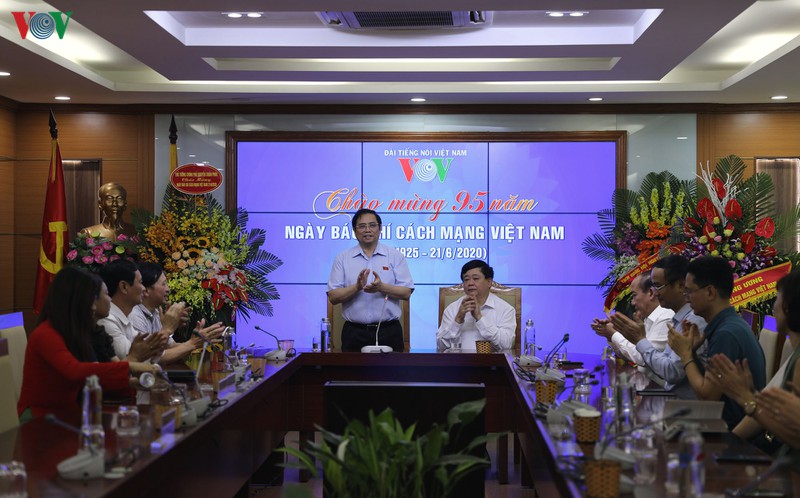 ong pham minh chinh den chuc mung vov nhan ngay bao chi cach mang hinh 1