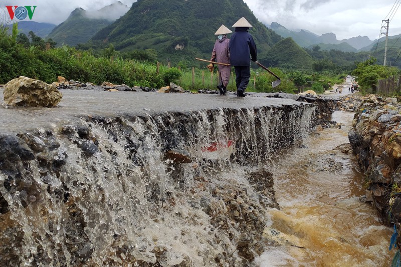 lai chau tap trung khac phuc sat lo dam bao giao thong hinh 1