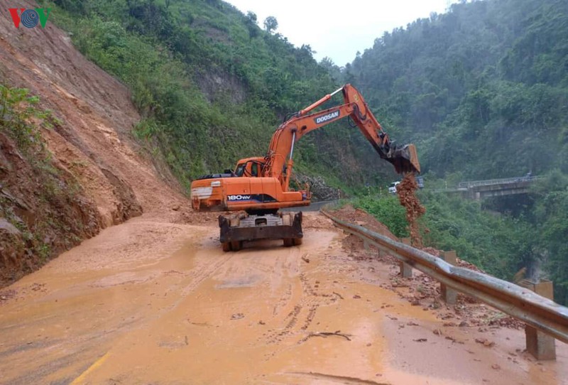 lai chau tap trung khac phuc sat lo dam bao giao thong hinh 2
