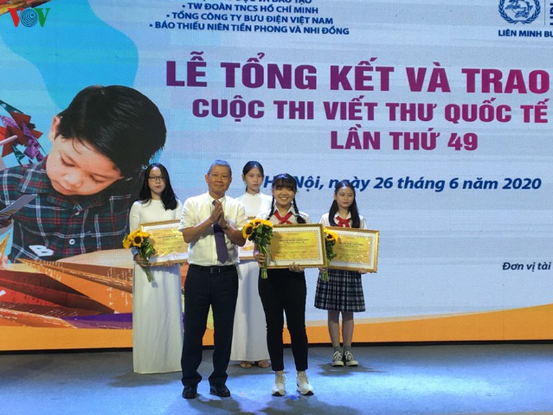 trao giai cuoc thi viet thu quoc te upu lan thu 49 nam 2020 hinh 1