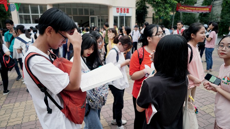 huong dan giai chi tiet de toan vao lop 10 tai ha noi hinh 1