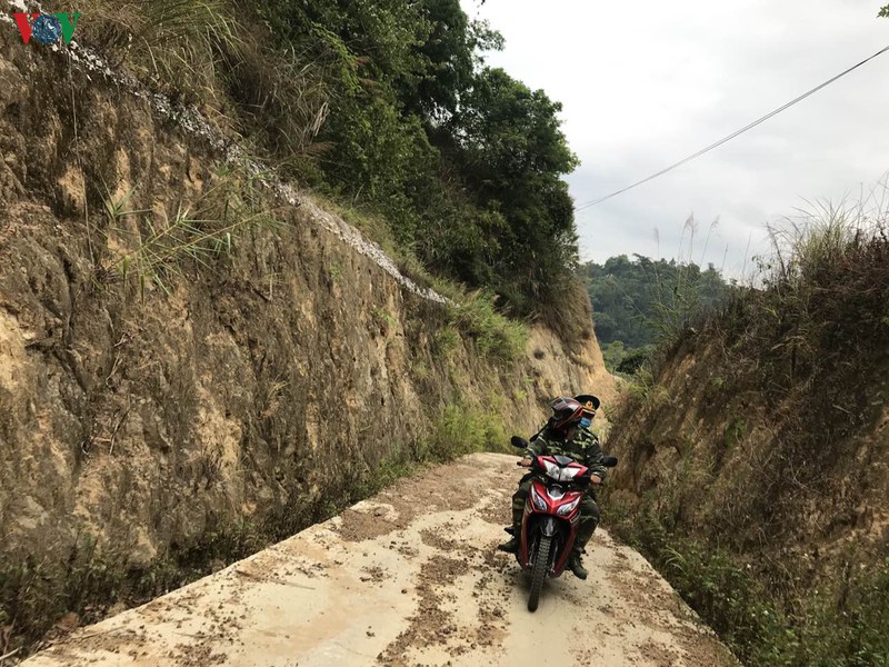 lap chot chan duong mon loi mo bien gioi ngan chan xuat nhap canh trai phep hinh 2