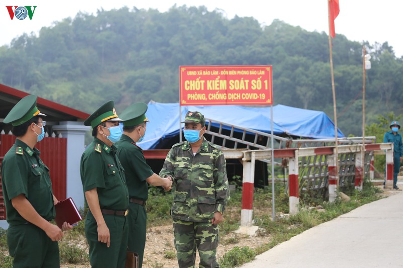 lap chot chan duong mon loi mo bien gioi ngan chan xuat nhap canh trai phep hinh 1