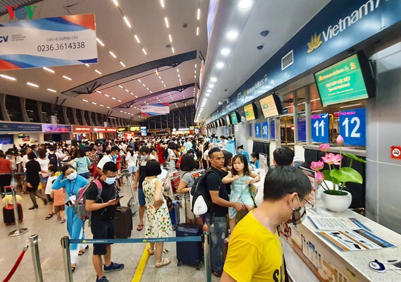 gan 200 khach du lich ket lai o da nang hinh 1