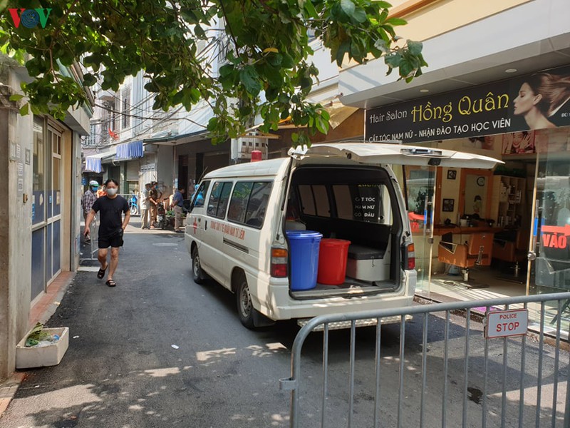 ha noi tien hanh khu khuan khu vuc co ca nghi mac covid-19 hinh 2