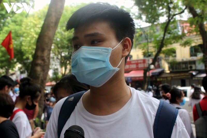 thi sinh bat ngo vi de thi ngu van khong hoi ve dich covid-19 hinh 2