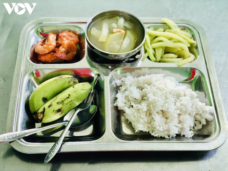 những suất cơm "vài ngàn" - nghĩa tình trên đất tây đô hình 9 nhung suat com "vai ngan" - nghia tinh tren dat tay do hinh 9